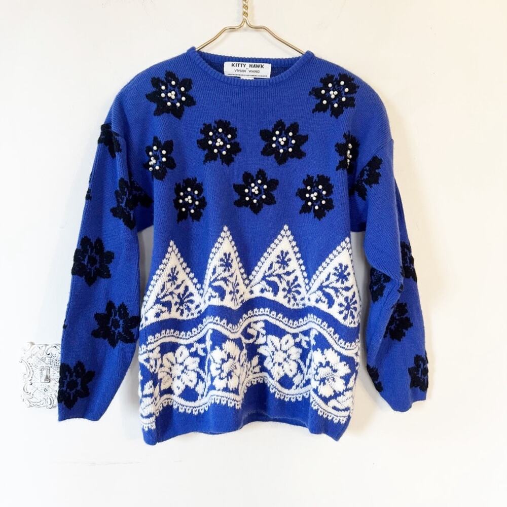 Kitty Hawk by Vivian Wang Vintage 80s Blue Winter Floral Pearl Sweater M